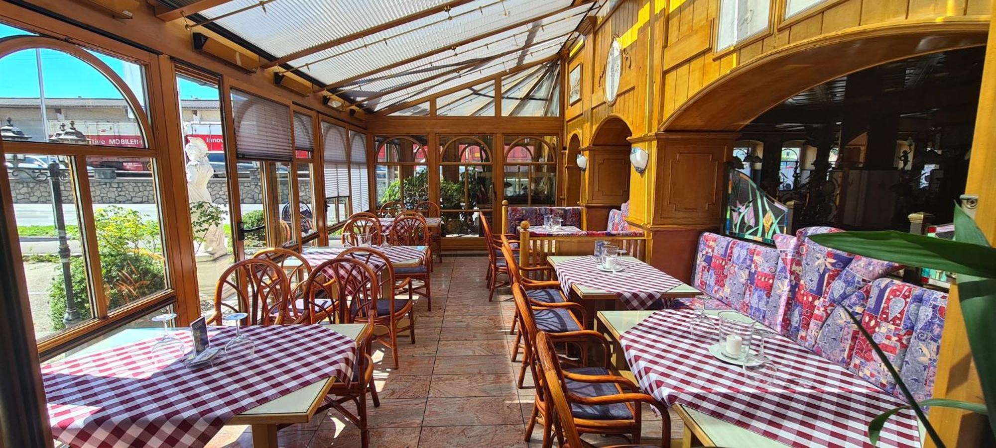 宏可尼尔广场酒店 Attnang-Puchheim 外观 照片